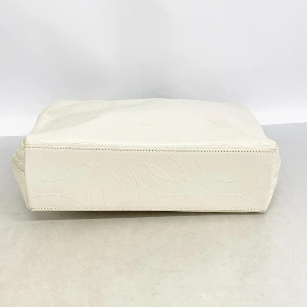 CHANEL White Leather Tote Bag - Picture 3 of 10